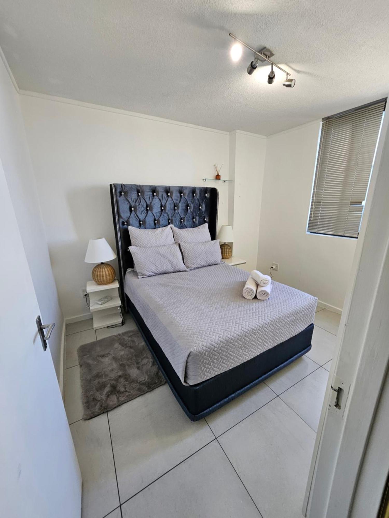 Kingelph Home-Stay Виндхук Экстерьер фото